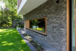 Moderne villa met Scaglia Steenstrips gevel | Bouwbedrijf Osnabrugge | Fotografie Nanette de Jong