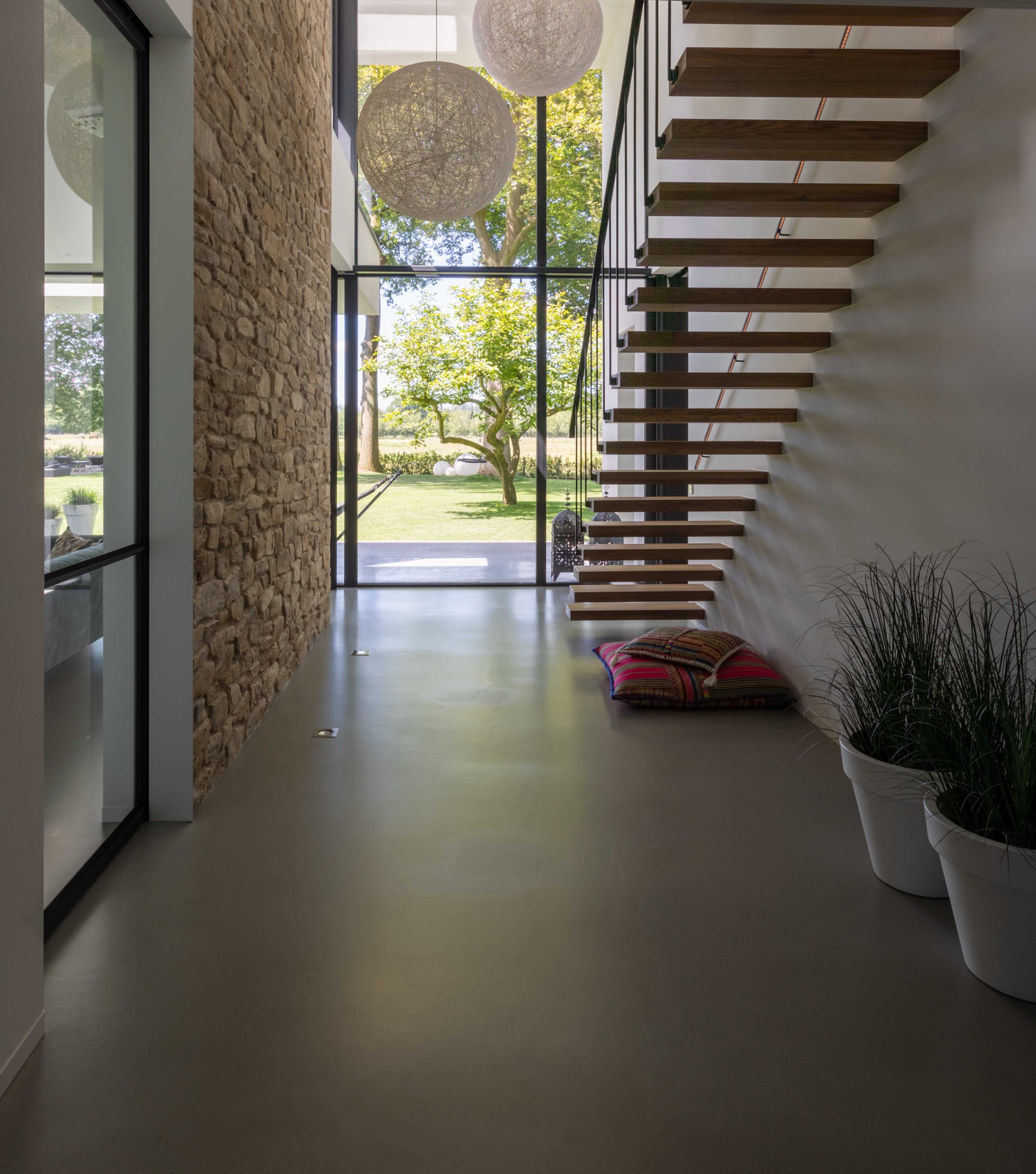 Moderne villa met Moniga Steenstrips | Bouwbedrijf Osnabrugge | Fotografie Nanette de Jong