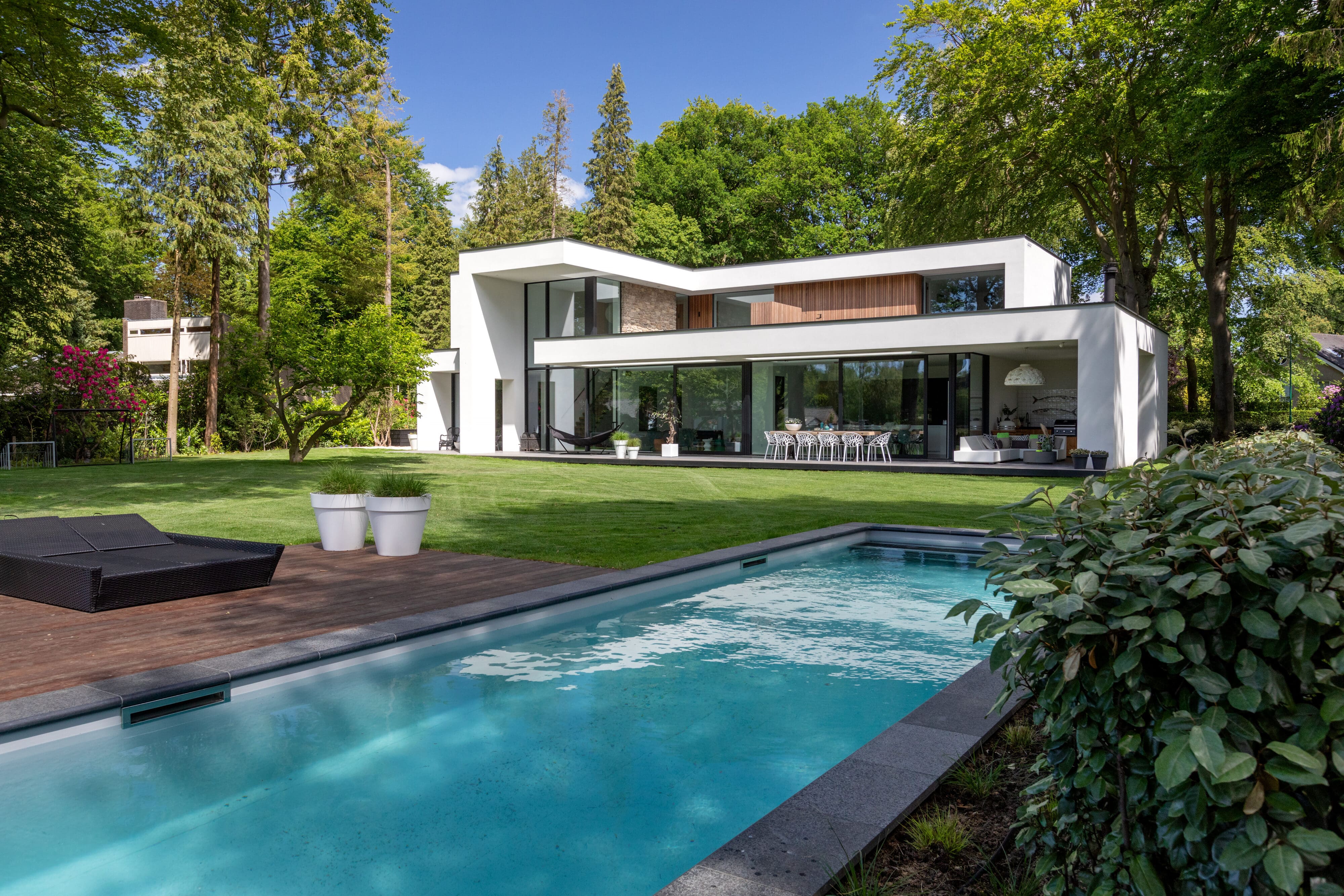 Moderne villa met Moniga Steenstrips | Bouwbedrijf Osnabrugge | Fotografie Nanette de Jong