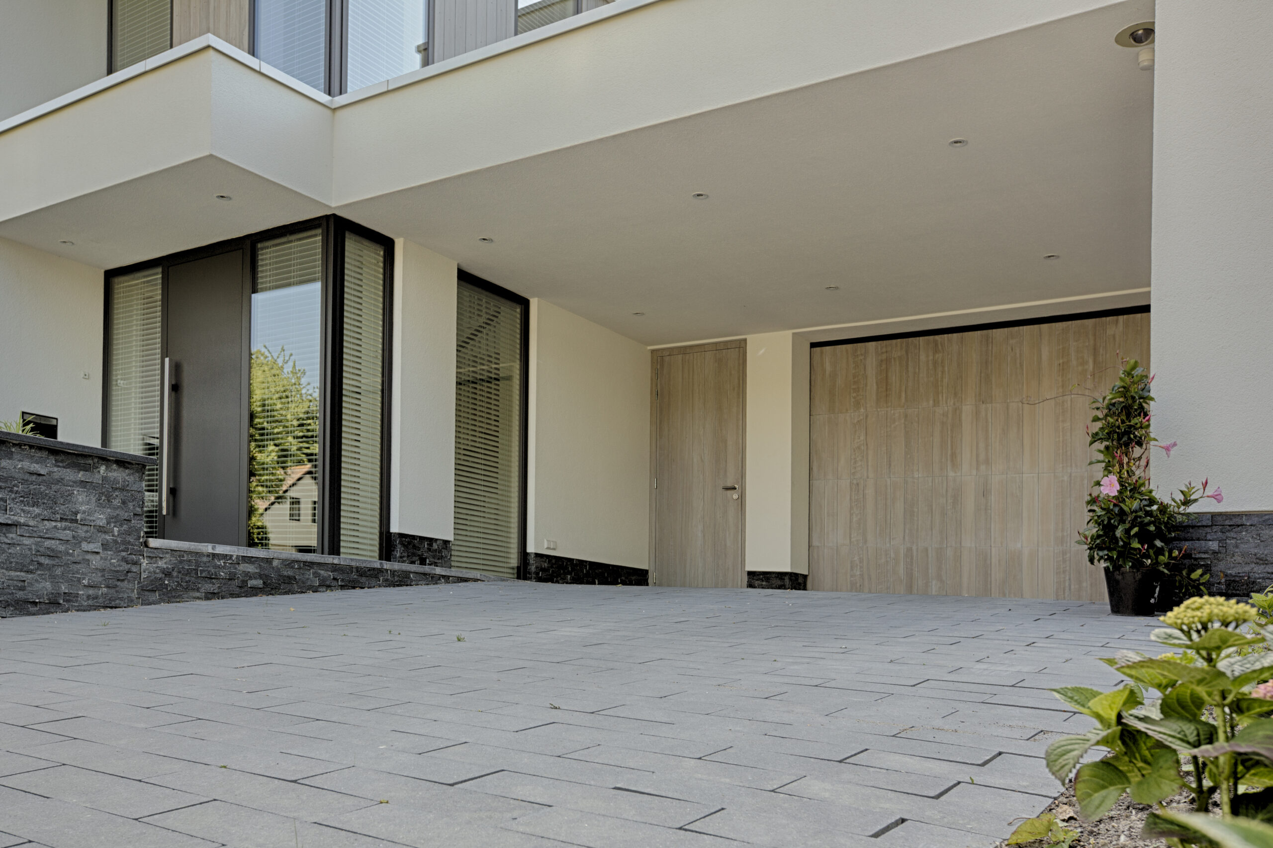 Mooie Zwart Kwartsiet Natuursteenstrips - Copyright: Van der Padt & Partners Architecten