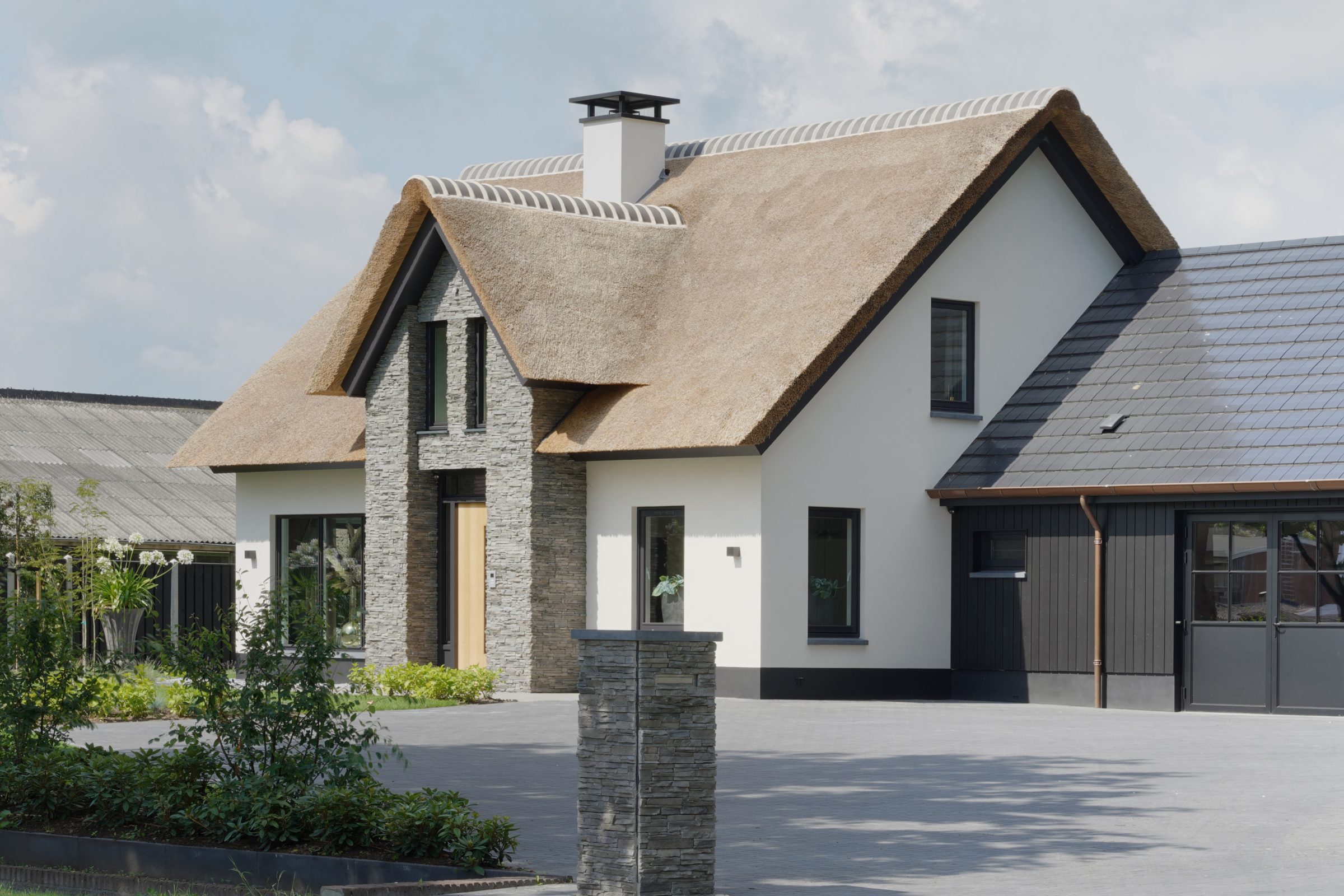 Wandbekleding met Steenstrips Scaglia DBL Architecten
