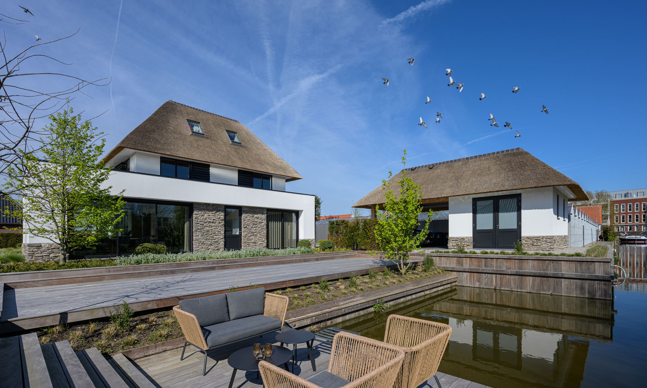Steenstrips buitenmuur villa || Copyright: WNS Architecten, BK Visuals