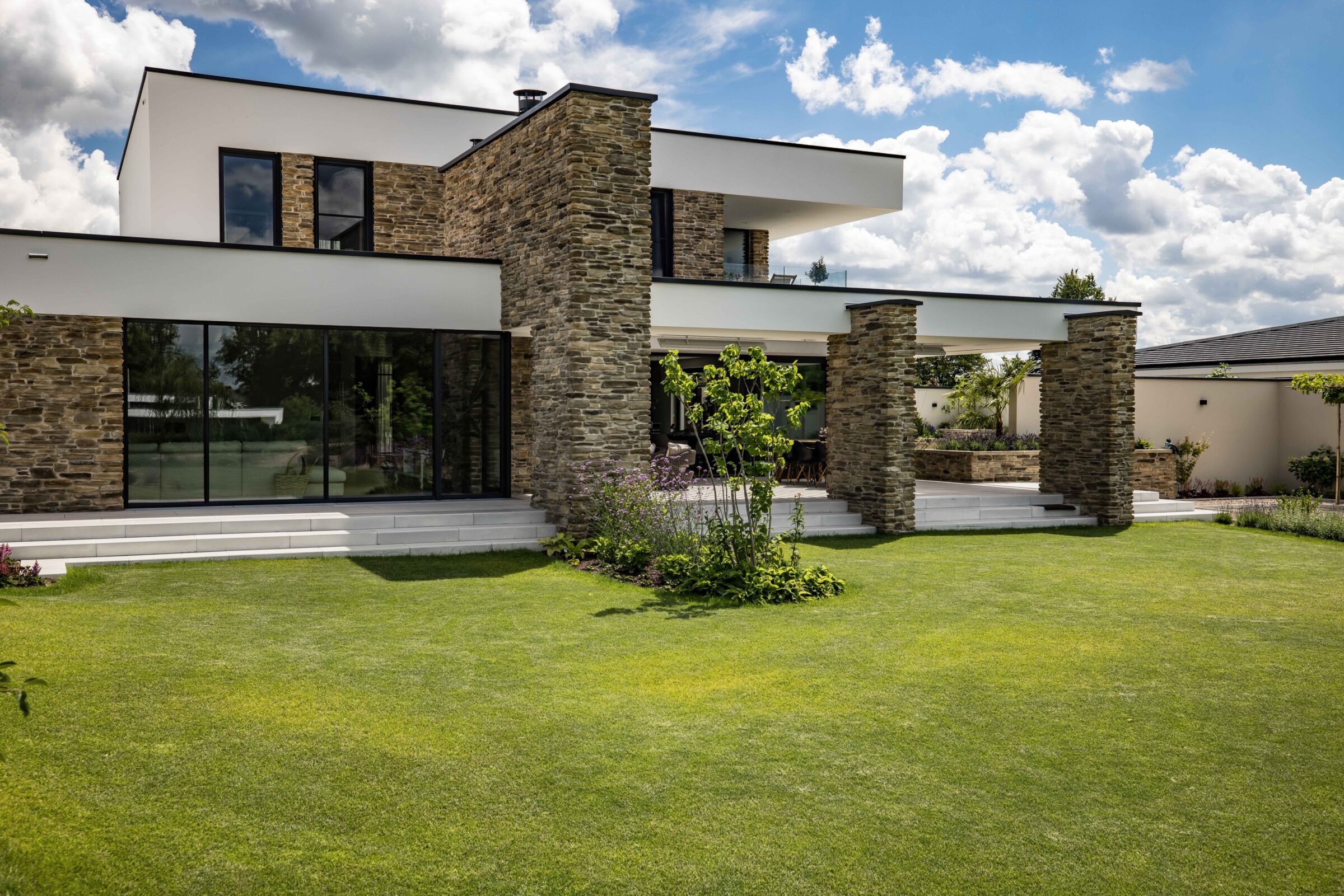 | Architect: Janssen Wuts