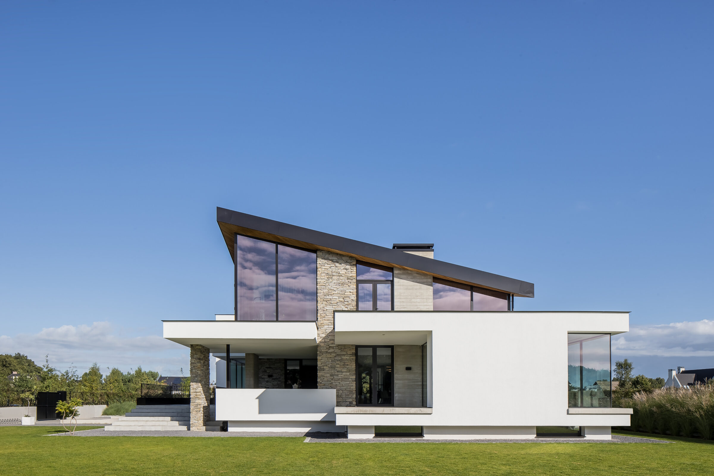 Kubistische villa met Steenstrips zonder voeg 