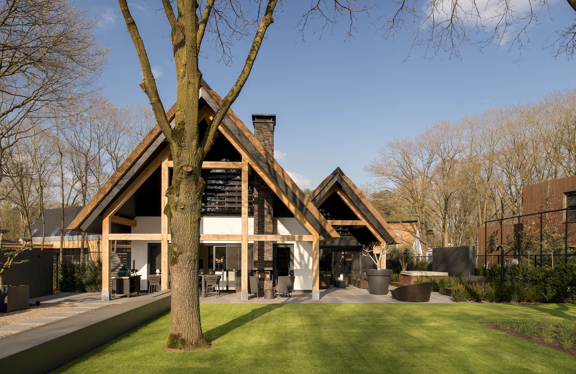 Villa met Scaglia Steenstrips, 3d wandpanelen | The Flagstone Company - Natuursteenstrips | Copyright The Art of Living | Fotograaf: Patrick Meis