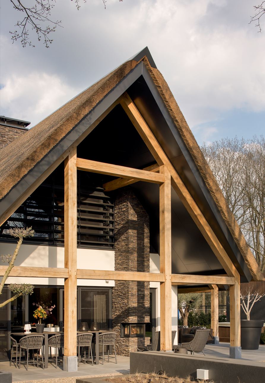 boskavel met moderne villa - scaglia steenstrips | Copyright The Art of Living | Fotograaf: Patrick Meis