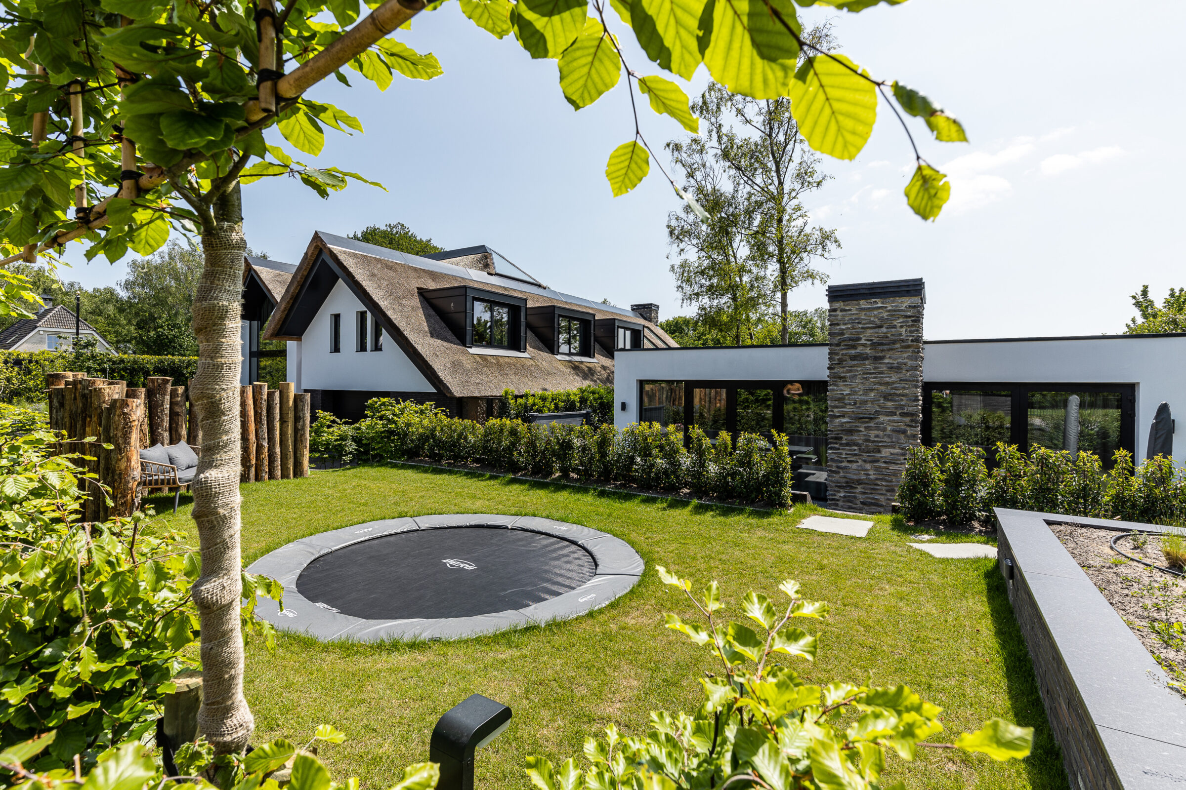Stucwerk in combinatie met Natuursteen | Copyright The Art of Living Magazine – Fotografie: StudioZedd